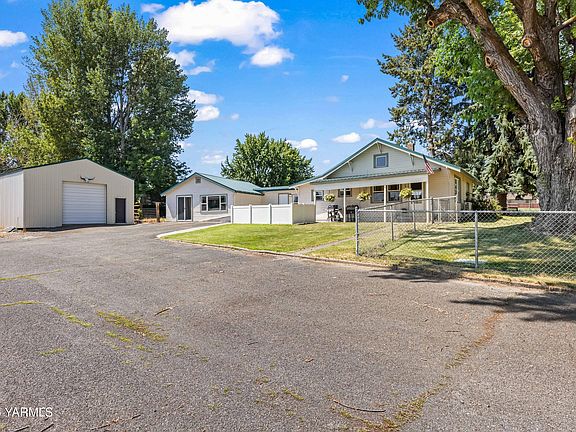 2nd image of 11710 Tieton Dr