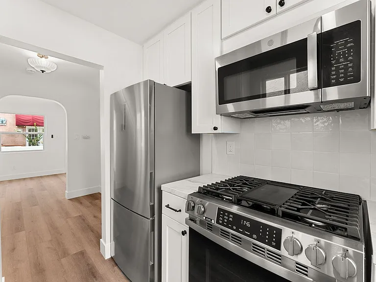 749-749.5 York Ct #749 YORK CT — Photo 11
