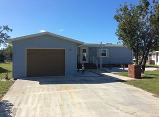 10041 Mission Hills Ct, North Fort Myers, FL 33903