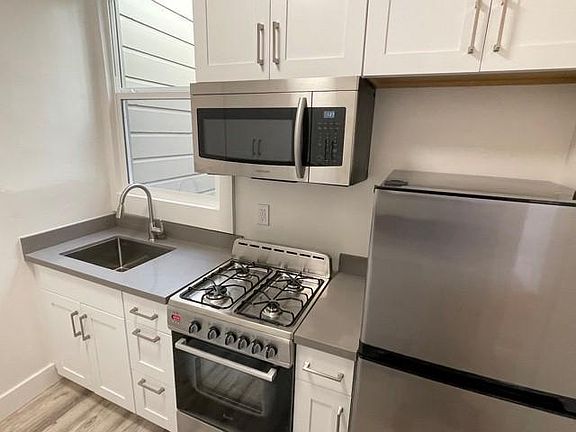 3rd image of 1067 Valencia St #10