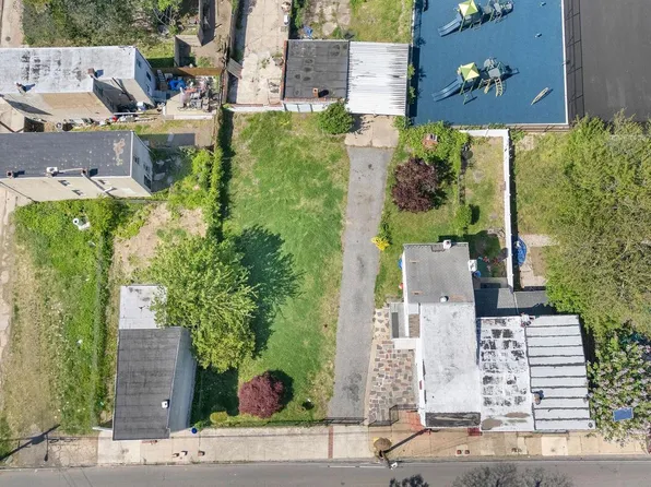 735 Cherry St, Camden, NJ 08103