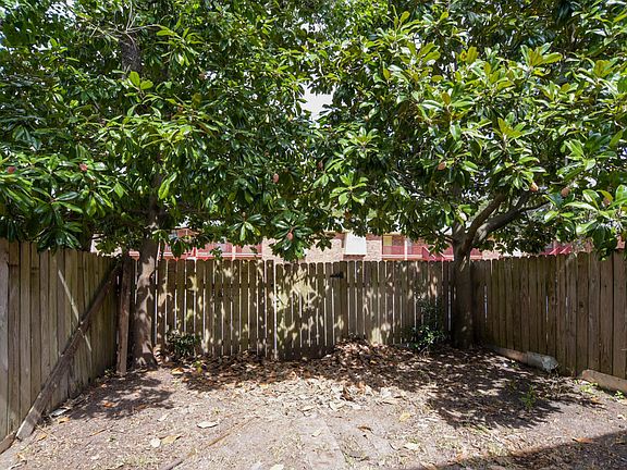 4th image of 113 Brookwood Ln
