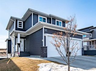 19 N Vanveller Way, Sylvan Lake, AB T4S0M4