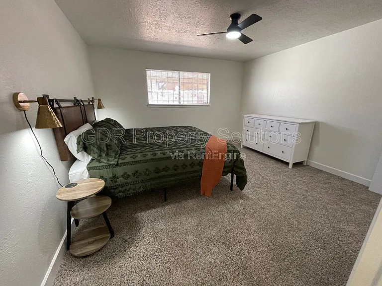520 Ortiz Dr NE — Photo 20
