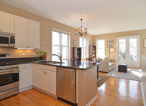 5th image of 1048 W Lill Ave