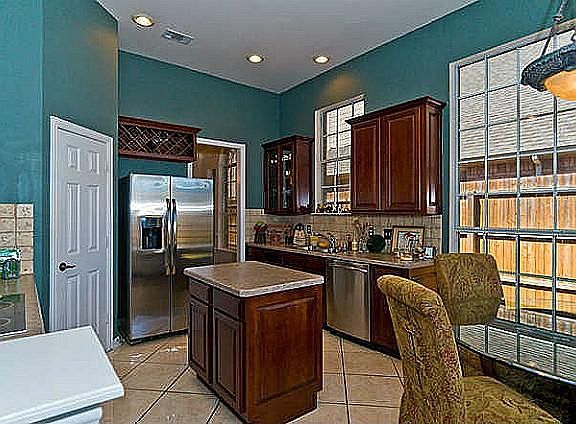 5th image of 3576 Lincoln Dr