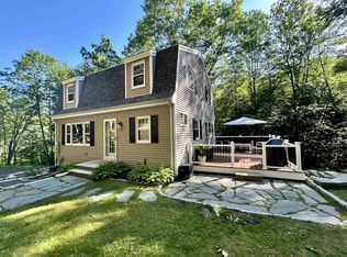 9 Oaklands Rd, Newfields, NH 03856