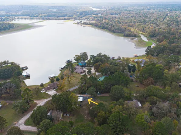 213 Meadow Lake St, Trinity, TX 75862