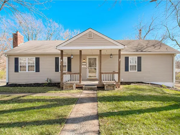 6213 N Harrison St, Gladstone, MO 64118