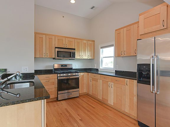 4th image of 23 Beech St APT 6