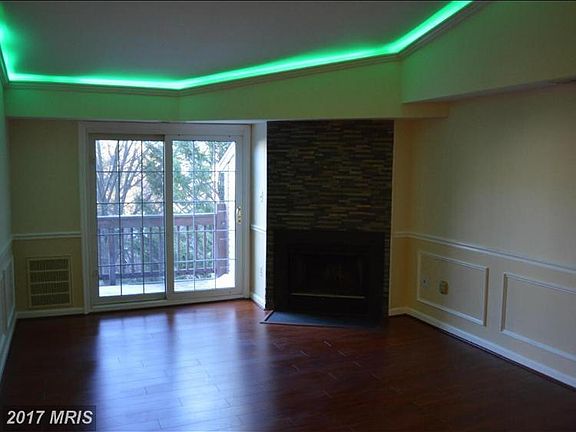 2nd image of 6918 Victoria Dr Unit A