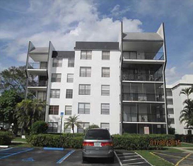1st image of 6190 Woodlands Blvd APT 208