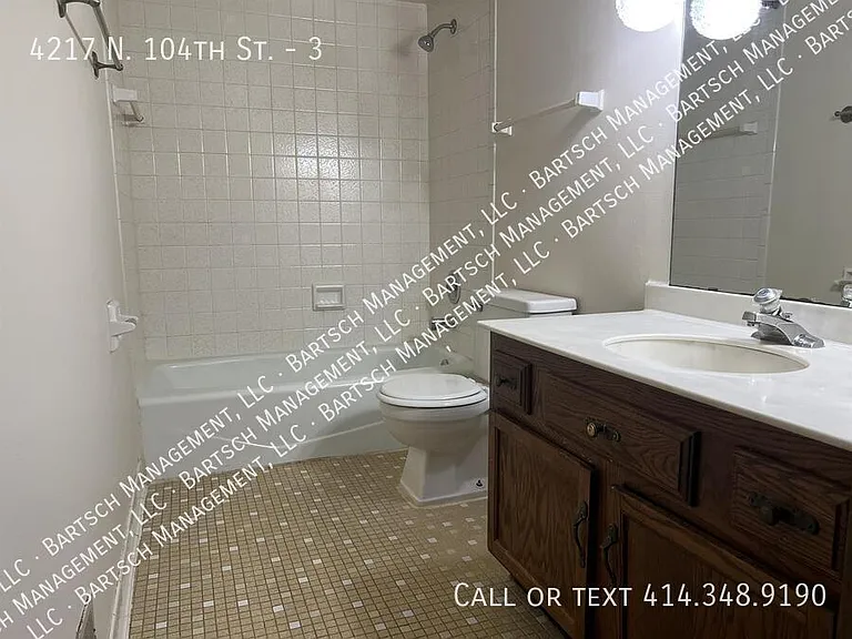 4217 N 104th St #3 — Photo 5