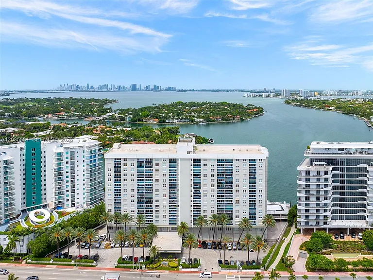6770 Indian Creek Dr #Penthouse B — Photo 44