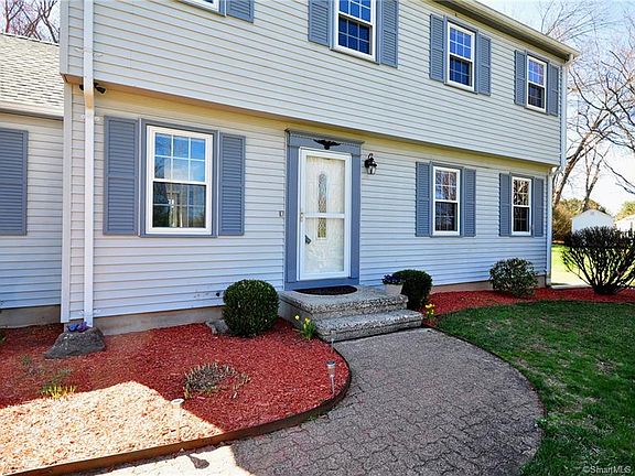 4th image of 12 Granger Cir