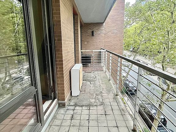 2nd image of 1 Duffield St #3112
