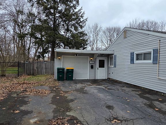 2nd image of 13 Lincoln Rd