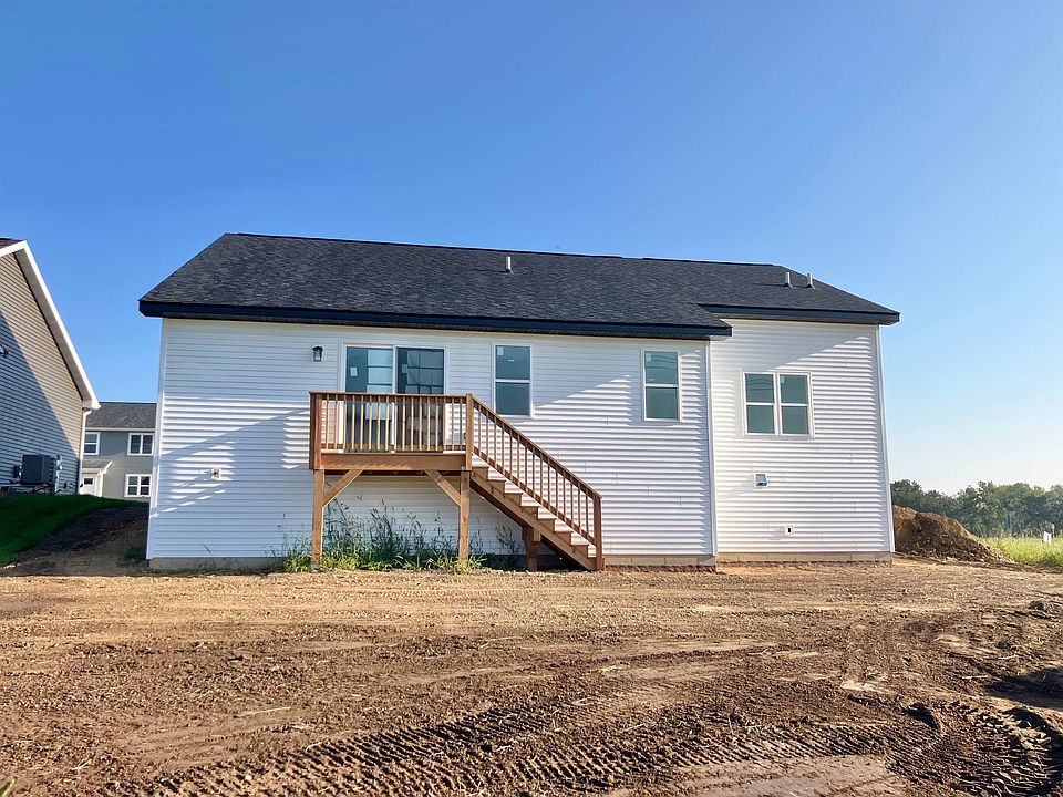 2nd image of 325 Dahlia Dr #30