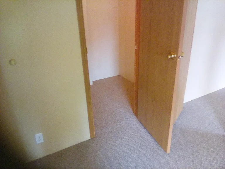 615 Lindsay St — Photo 14