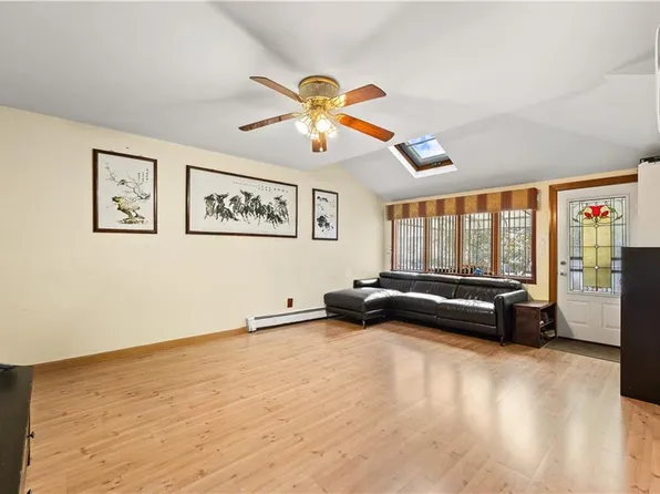 1715 East 35th Street image 3 of 32