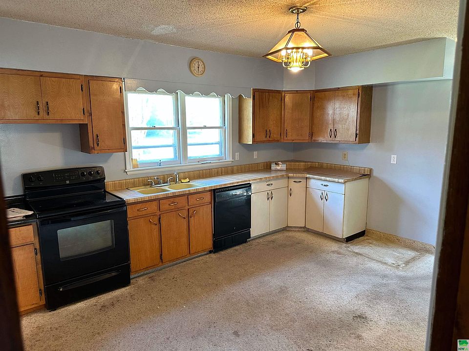 213 N Main St, Paullina, IA 51046 Zillow