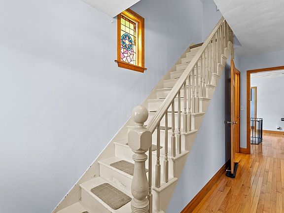 3rd image of 341 Linwood St