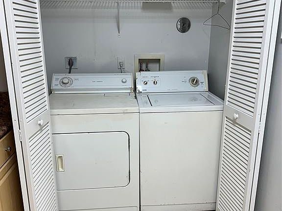3rd image of 529 E Sheridan Street #1081