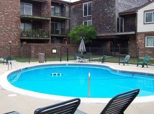 10118 W 96th Ter, Overland Park, KS 66212