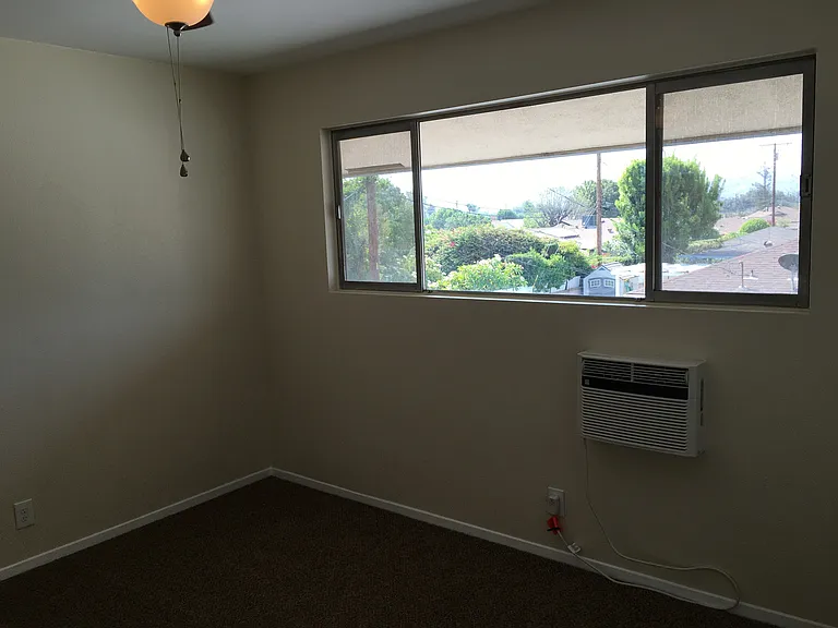 306 E Badillo St #1/2 — Photo 7