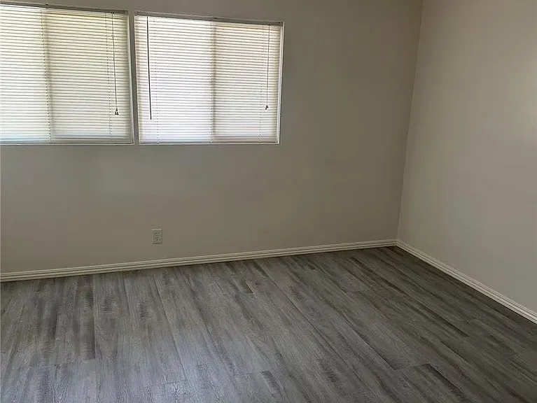 415 S El Molino Ave #11 — Photo 4