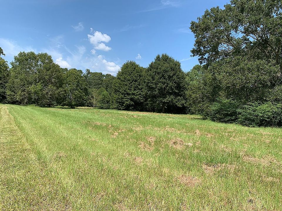 2nd image of 832 Piat Rd