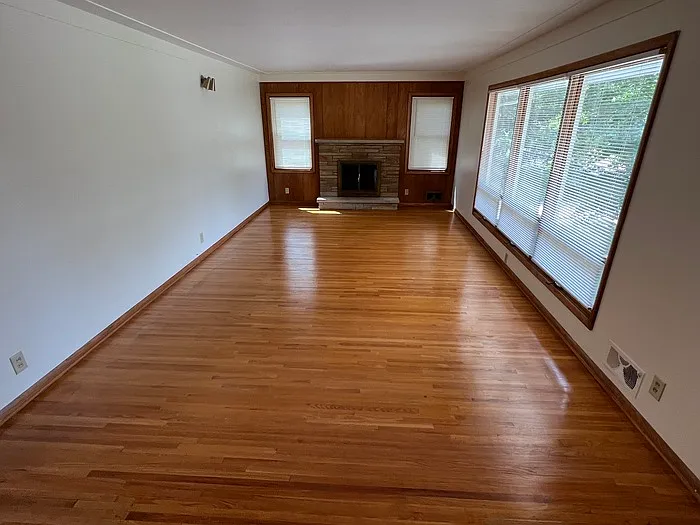 3121 Roosevelt St NE — Photo 2