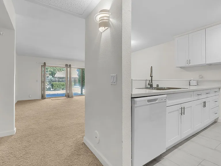 324 Tangelo — Photo 11