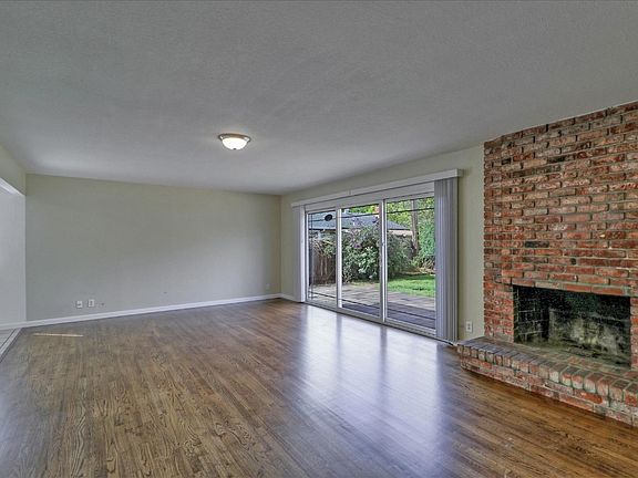 5th image of 7117 Inglewood Ave