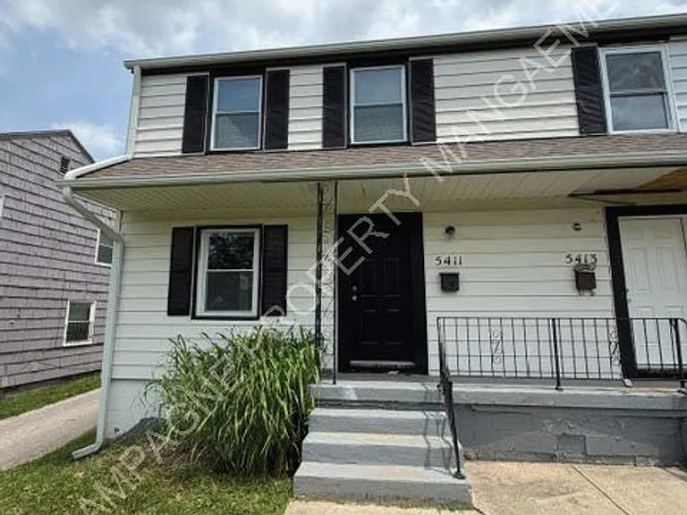 5411-5413 E Swope Pkwy — Photo 1