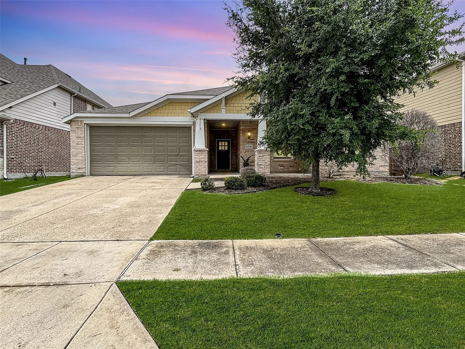4 bed, 2714 sqft, $2,800 — Photo 2