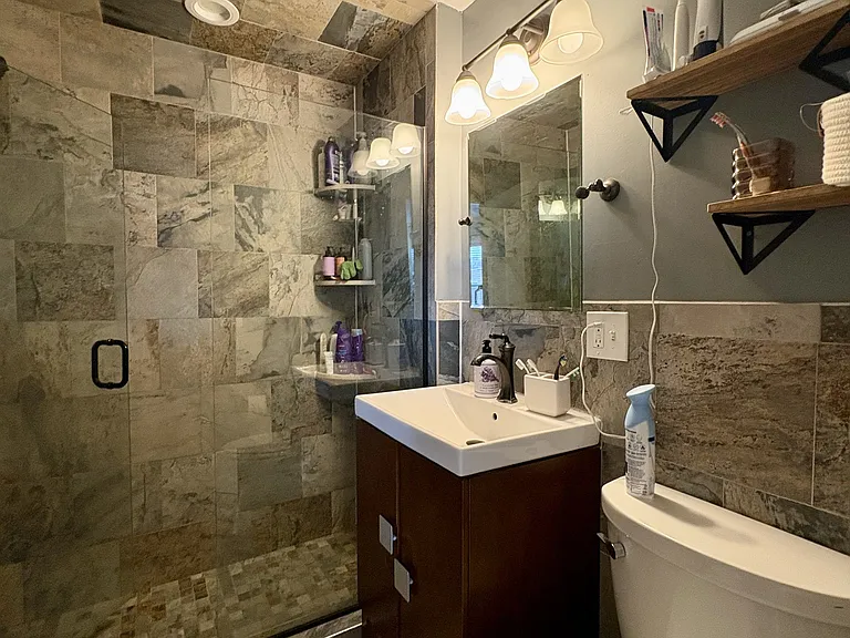 914 Beacon St #4 — Photo 5