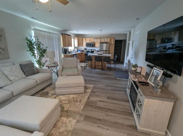 10 Reserve Ct, Garner, IA 50438