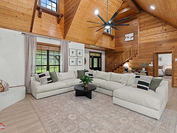 5th image of 1581 County Road 185d