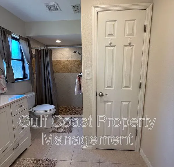3185 Clifford St — Photo 51