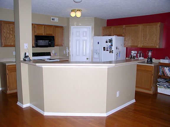 2nd image of 7223 English Birch Ln