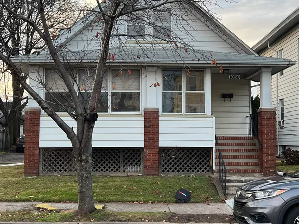 1050-1052 E 24th St, Paterson, NJ 07513