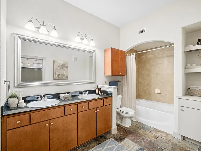 Lofts at Lakeview — Photo 17