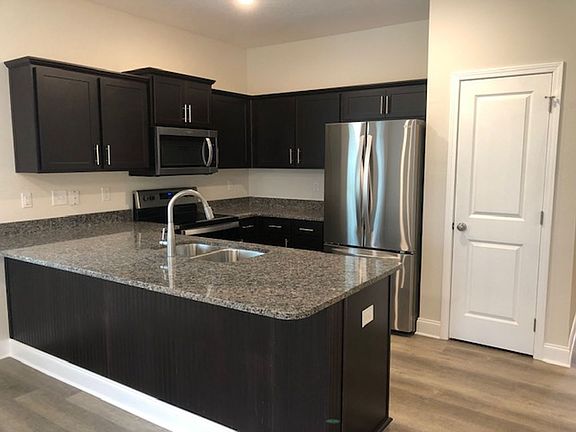 2nd image of 816 Fairview Dr Unit 2