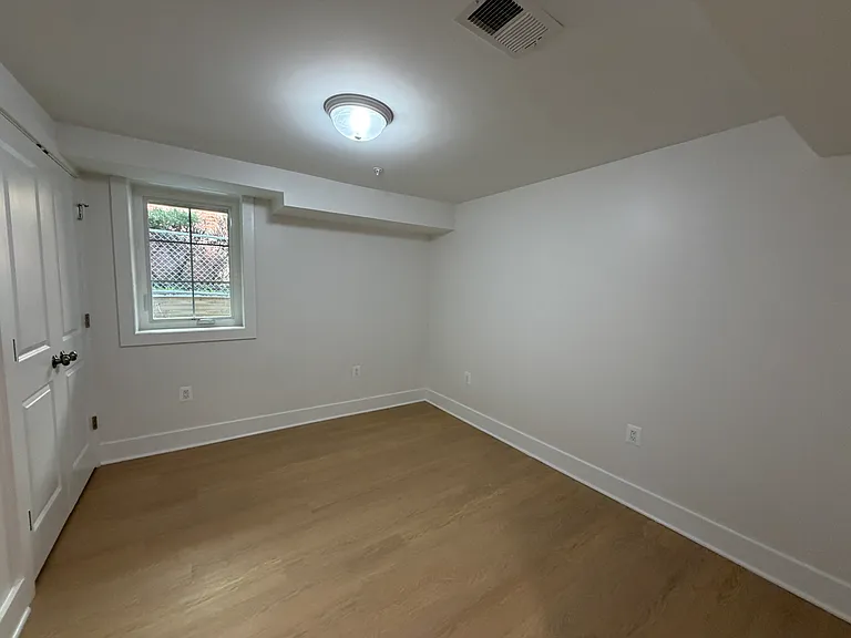 1001 Douglas St NE #C — Photo 7