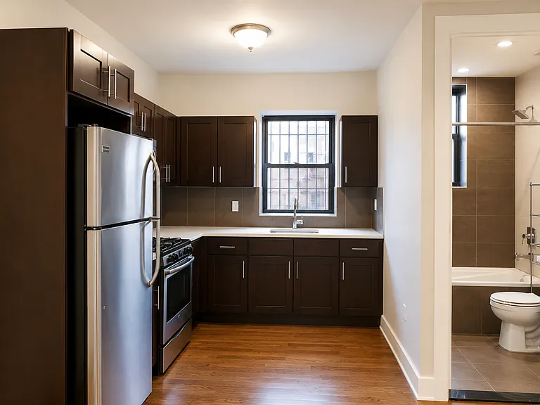 10 Sackman St #5 — Photo 2