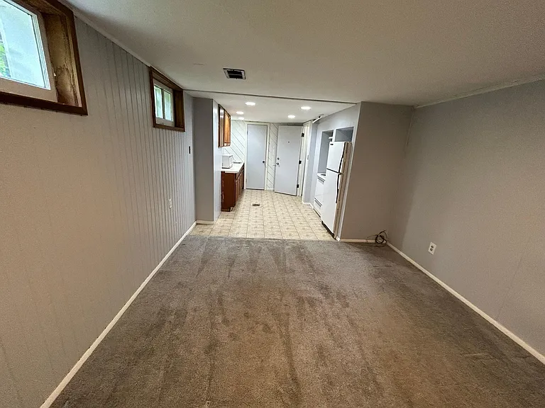 2225 S Logan St — Photo 11