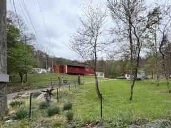 578 McCoy Rd, Berkeley Springs, WV 25411