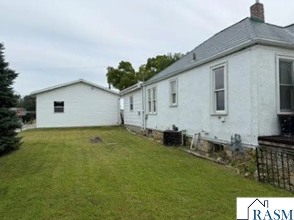 908 N 2nd St, Mankato, MN 56001