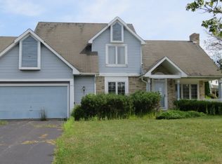 27 Hunting Spg, Rochester, NY 14624